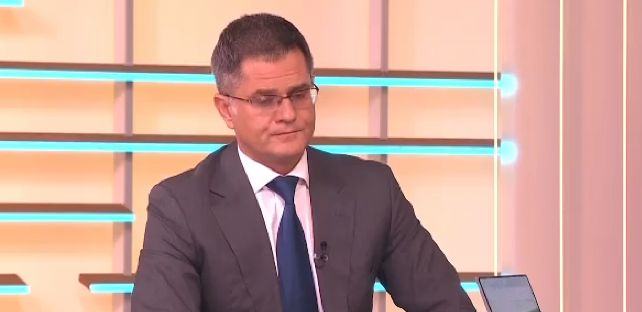 JEREMIĆ OPLEO PO ŠOLAKOVIM MEDIJIMA Vi ste profesionalni pljuvači (FOTO)