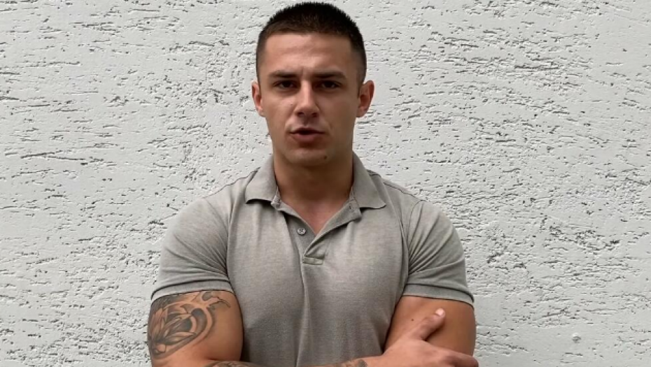 SKANDAL Marko Stefanović našao se na meti svojih cimera, zbog ovoga "potonuo" u zemlju
