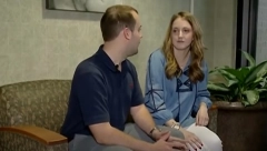 UPOZNALI SU SE PREKO INTERNETA, UBRZO I VERILI: Ljubav je odmah bila jaka, a onda su saznali da dele neverovatnu prošlost