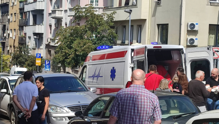 OBORILI SMO GA NA POD, TOKOM RVANJA ME JE NOŽEM UBO U GRUDI Jeziva ispovest sveštenika koji je povređen u crkvi u Beogradu