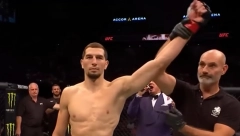 STIGLA NOVA ZVEZDA U SVETU BORILAČKIH SPORTOVA Habibijev naslednik oduvao protivnika iz ringa za manje od 20 sekundi (VIDEO)