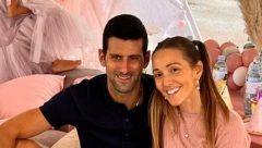 NEMA NI LIČNOG ŠOFERA Kad vidite šta vozi Novak Đoković, iznenadićete se