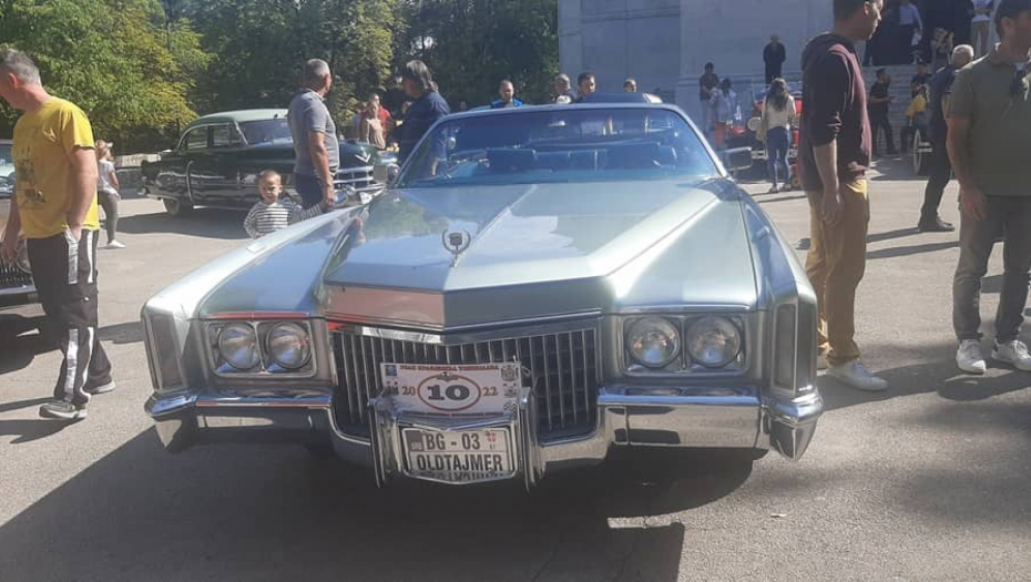 NESVAKIDAŠNJI PRIZOR NA NAŠIM ULICAMA Povorka pelepih oldatajmera kroz četri srpska grada (FOTO)