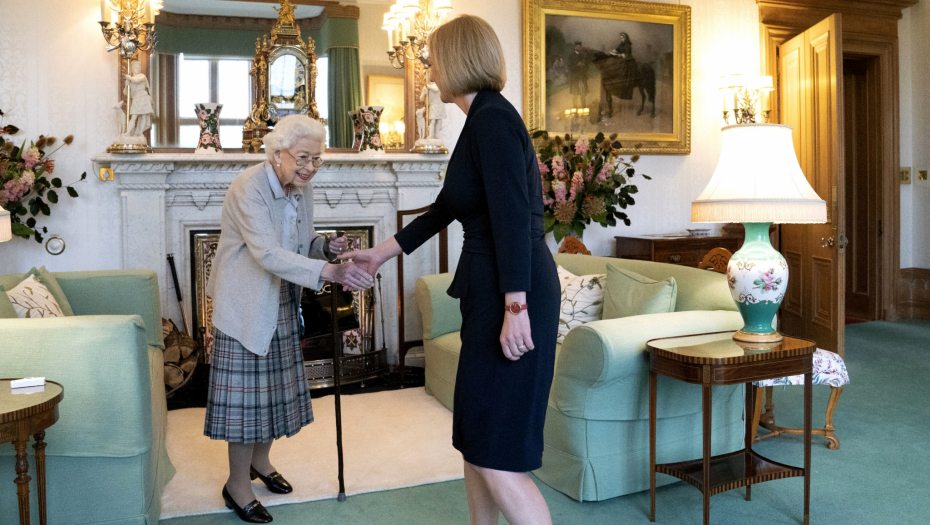 LIZ TRAS: Elizabeta bila stena na kojoj je počivala Britanija