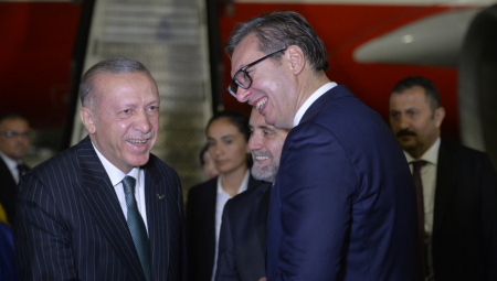 IZRAZ OGROMNOG PRIJATELJSTVA Aleksandar Vučić dočekao Erdogana, dva lidera potom učinila nešto što se retko viđa (FOTO/VIDEO)