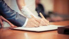 GORANA NE SME DA ZABOLI GLAVA Momak potpisao predbračni ugovor da će svaki drugi dan biti intiman sa ženom