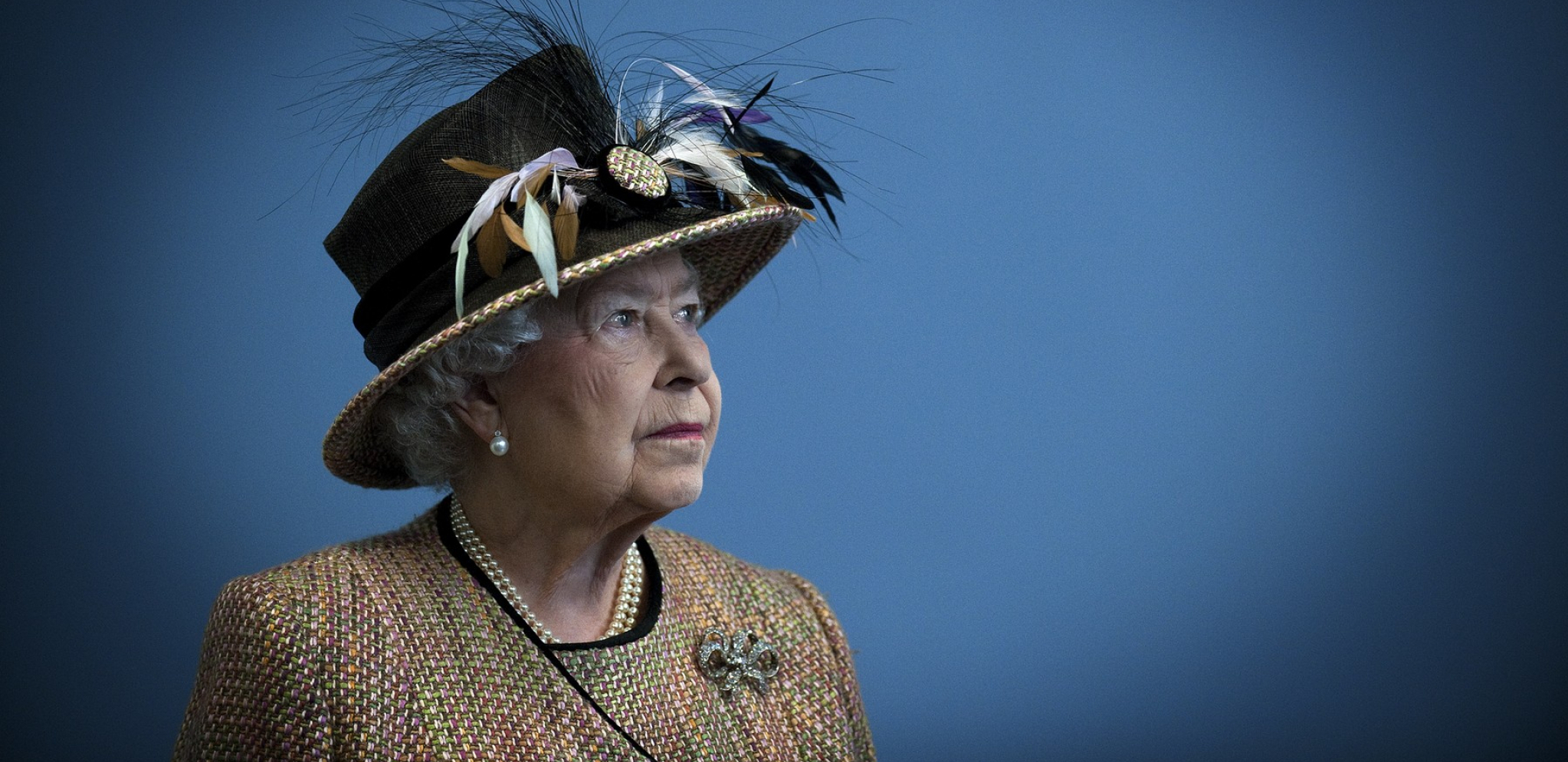 OSVETA KRALJICE ELIZABETE HARIJU I MEGAN Kraljica je uspela da sakrije od javnosti podatak važan paru, evo o čemu je reč