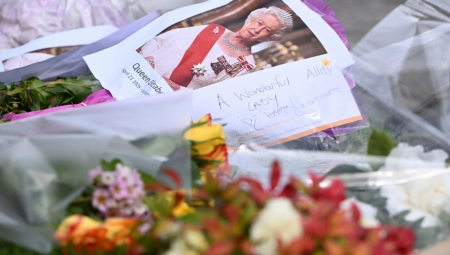 PRIZOR KOJI SLAMA SRCA Odmah nakon sahrane procurela još neviđena fotografija kraljice Elizabete II
