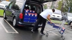 LJUDI, NEMA VIŠE MLEKA, SVE SAM UZEO Evo kako dolazi do nestašice i širenja panike (FOTO)