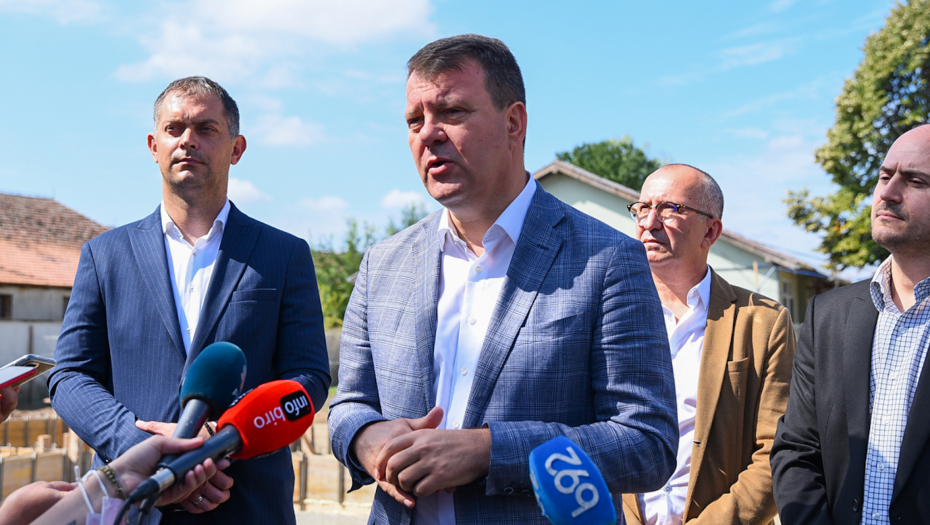 Mirović: Napreduju radovi na sveobuhvatnoj rekonstrukciji i izgradnji Doma za duševno obolela lica u Čurugu (FOTO)