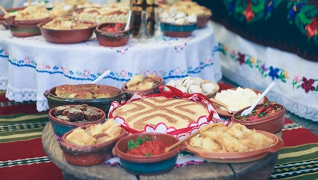 NAJ ŽENA NA FESTIVALU SRPKE TRPEZE Biramo NAJ DOMAĆICU i NAJ MAMU, pobednice čekaju vredne nagrade
