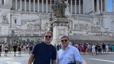 SELEKTOR PIKSI POKAZAO GDE SE NALAZI Evo u kom gradu je, a društvo mu pravi čovek od poverenja (FOTO)