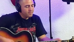 PAMTIĆEMO TVOJ OSMEH I ZVUK TVOJE GITARE: Od stradalog Ivana iz Aleksinca se oprostili članovi njegovog benda