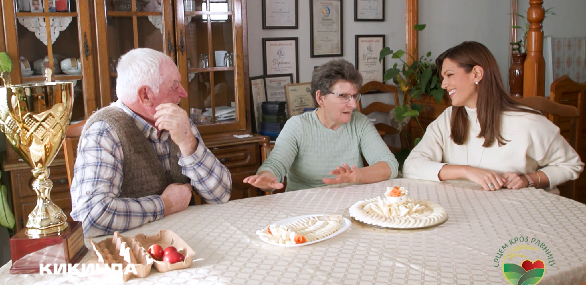OVO JE NAJVIŠA VODITELJKA NA ESTRADI Otkrila i koji broj cipela nosi, ljudi u šoku: Nogom mogu da dotaknem vrh zgrade