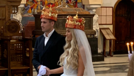 OGLASILA SE SAŠKA VESELINOV NAKON VENČANJA SA ĐOKOVIĆEM Njih dvoje su danas stali na ludi kamen (FOTO)