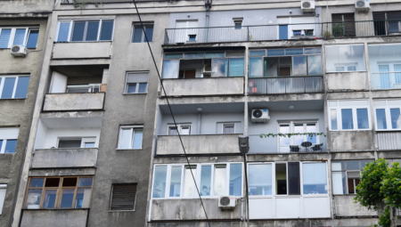 SMETAJU MU "PROVINCIJALKE" Beograđanin potražio savet kako da "smiri" komšinice, dobio urnebesne odgovore