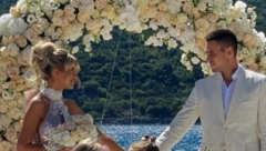 OVO SU SVI DETALJI SLAVLJA KOD ĐOKOVIĆA Nole pao na kolena kada je čuo ovu muziku, svekar Srđan skočio na sto, lumpovali do ranih jutarnjih časova (FOTO)
