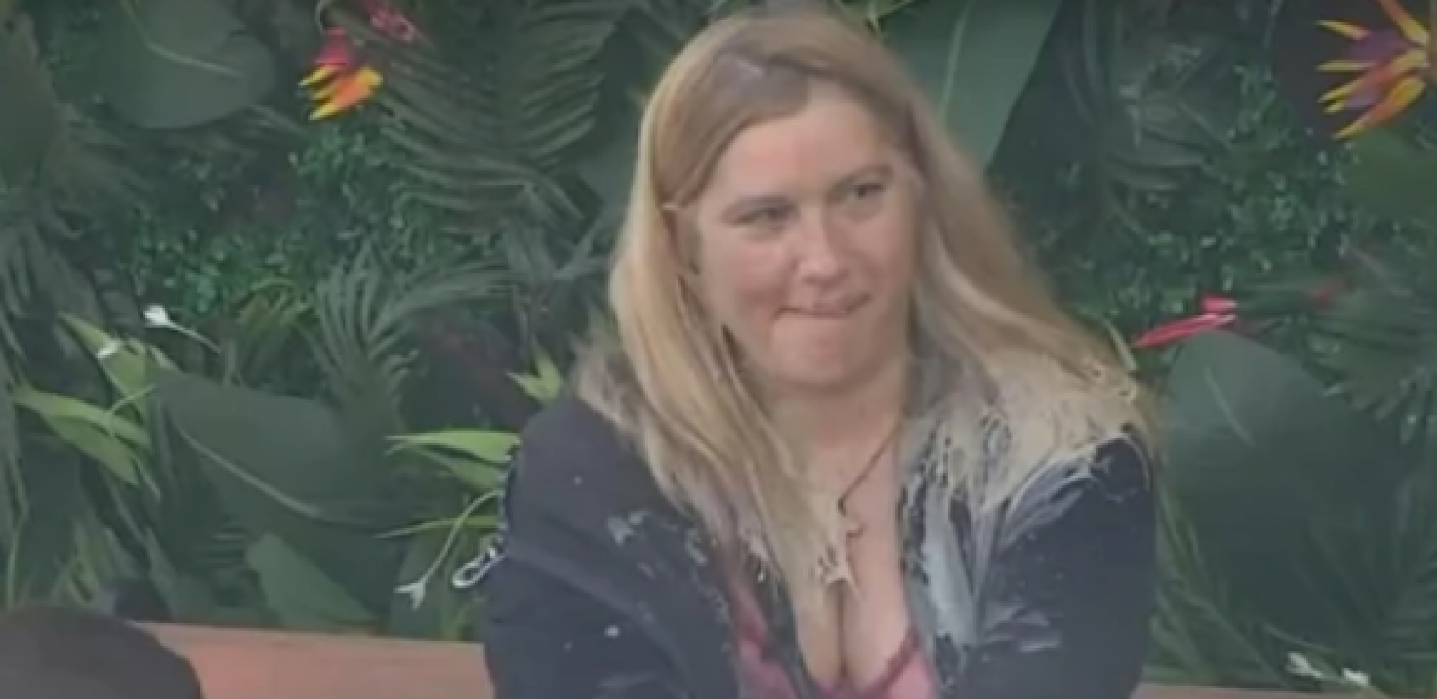 NAKON ŠTO JE NA ZADRUGOVIZIJI POKAZALA GOLE GRUDI Majka Jelene Golubović kipti od besa zbog ćerkinog ponašanja