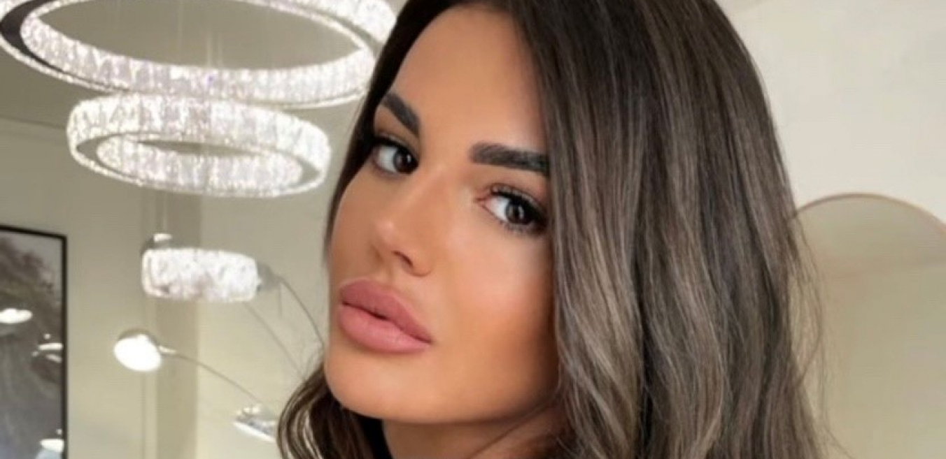 DOK JE KARIĆ U BEKSTVU, EVO ŠTA RADI NJEGOVA BIVŠA Jovana Ljubisavljević hitno spakovala kofere, evo gde se nalazi! (FOTO)