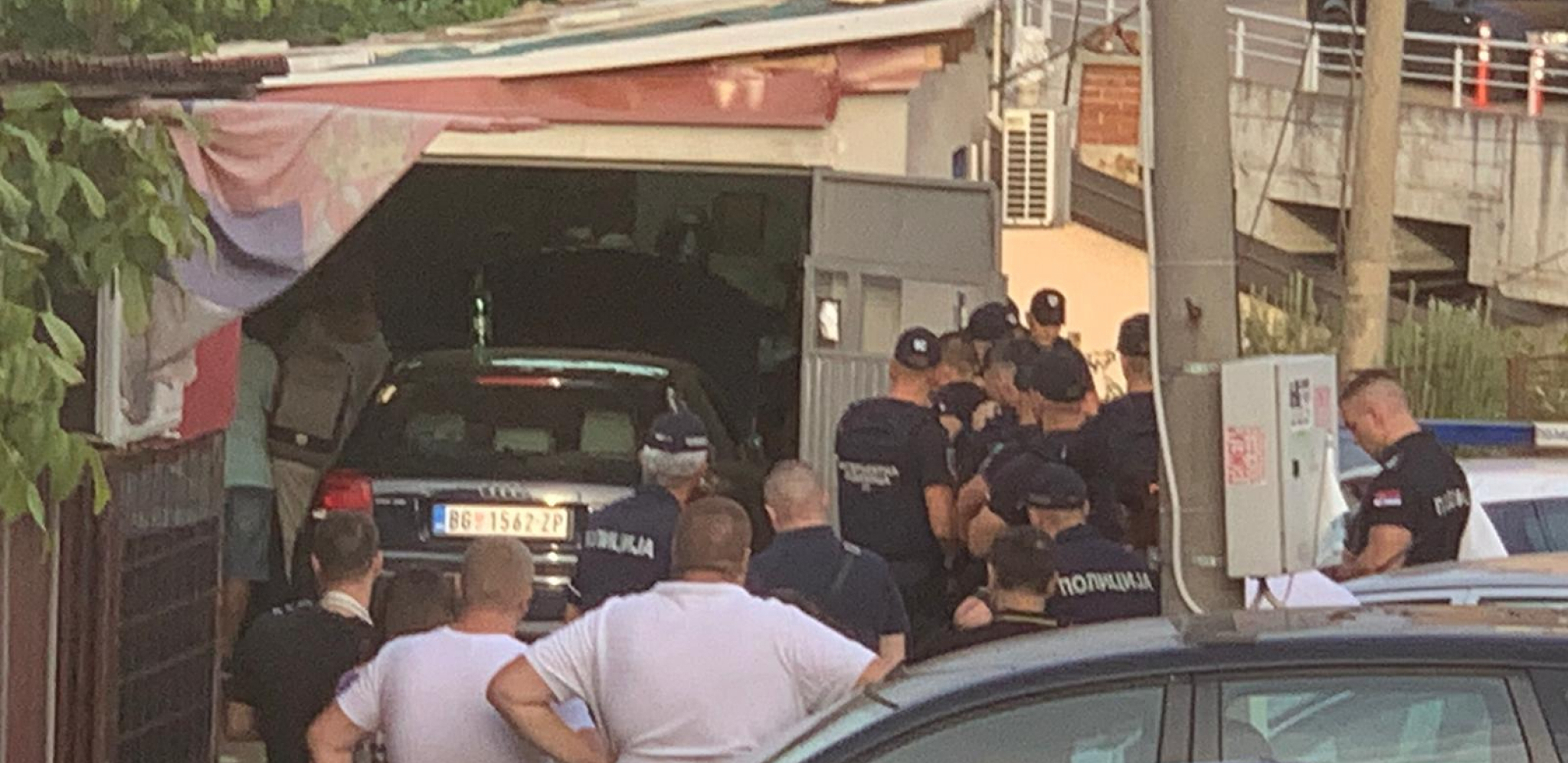 NOŽ POD GRLOM, PREGOVORI U TOKU Novi detalji drame u Beogradu, ćerka otetog na licu mesta (FOTO/VIDEO)