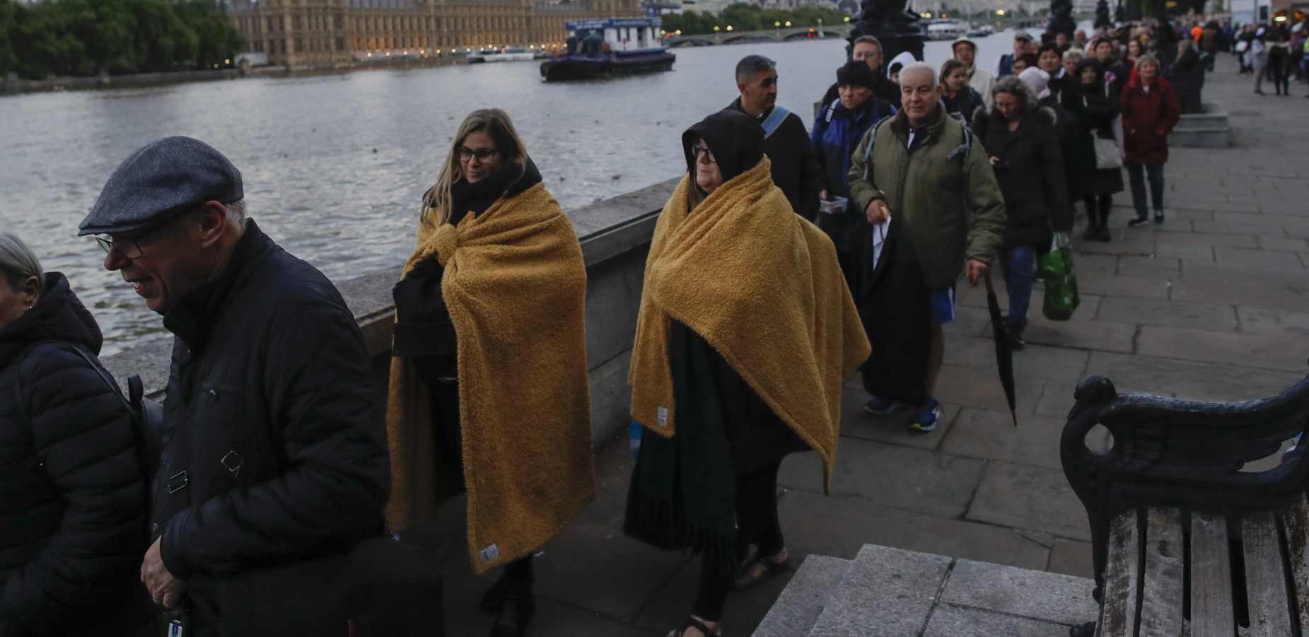 PARALISANA ZDRAVSTVENA ZAŠTITA U BRITANIJI! Lekari i sestre u masovnom štrajku zbog plata!