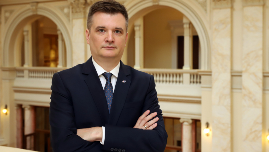 OGLASIO SE JOVANOV: Jednu fotografiju moramo hitno da napravimo, jer ovaj, kako je krenuo, ima opet da se uslika sa Vama čim se vratite