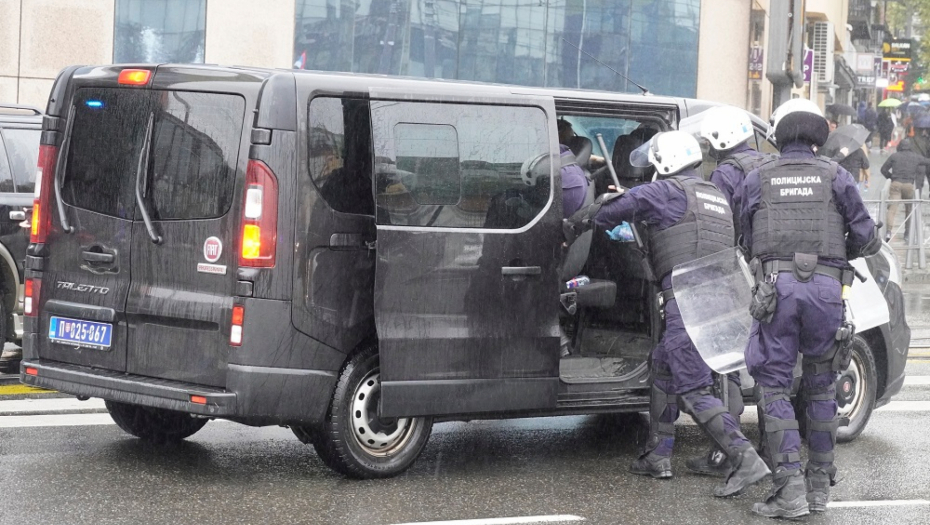 SUBOTICA POD OPSADOM Izbo bivšu ženu, policija juri osumnjičenog po gradu!