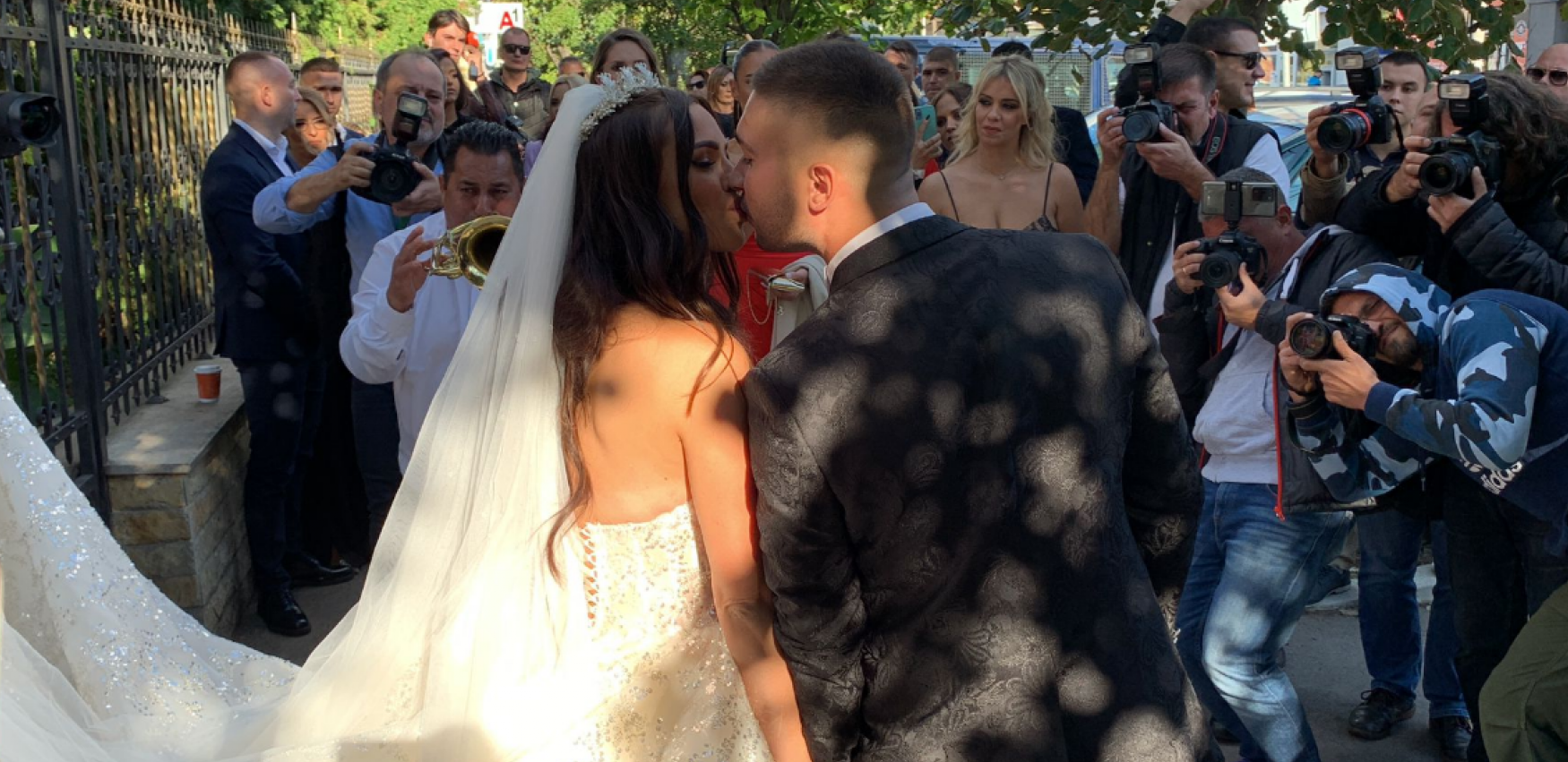 BOJANA RODIĆ PORED TRI VENČANICE NOSILA I OVO Šijanova žena vodila računa o svakom detalju (FOTO)