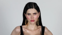 DENIZ DEJM PROŠETALA GOLE GRUDI PRESTONICOM Paparaco Alo! uhvatio svaki detalj (FOTO+18)