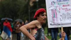 KAŽNJAVAJ, DRŽAVO Albancu 8 godina zatvora  zbog gole zadnjice ispred crkve?