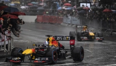Red Bull Show Run zapalio grad: Ulicama prestonice vozila se čak dva bolida Formule 1