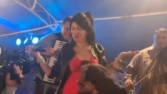 VENDI NAPRAVILA HAOS NA VAŠARU Isplivale fotke ludog provoda, a evo ko je pevačici pravio društvo (FOTO)