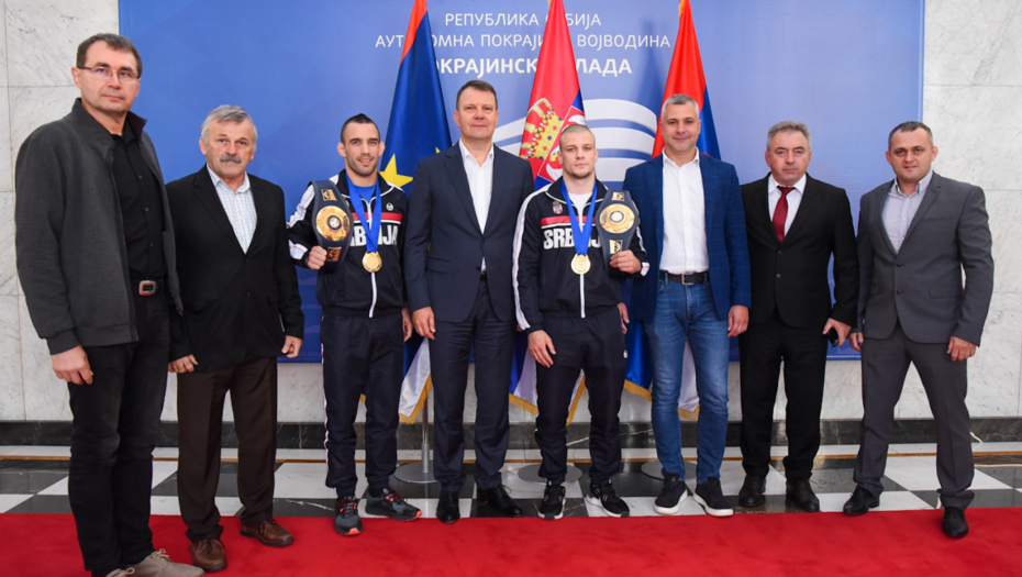 ISTORIJSKI USPEH REPREZENTACIJE SRBIJE Mirović primio zlatne rvače (FOTO)