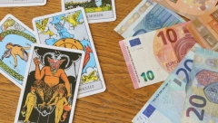 TAROT KARTE UDARAJU NA RETROGRADNI MERKUR, NIJE SVE TAKO CRNO Ove 3 karte donose novac, jedna je Vitez Pehara, a ostale...