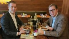 VUČIĆ I ĐURIĆ U NJUJORKU JEDU RUSKI BORŠČ Okrepljenje pred povratak u Beograd (FOTO)