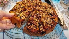VOĆNI KOLAČ KOJI SE TOPI U USTIMA Neodoljiv spoj hrskavog i kremastog ukusa (VIDEO)