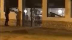 SNIMAK POLICAJACA KOJI PUCA U BIZARNU SILUETU ŠOKIRAO Neki misli da je u pitanju biće iz jezivog predanja! (VIDEO)