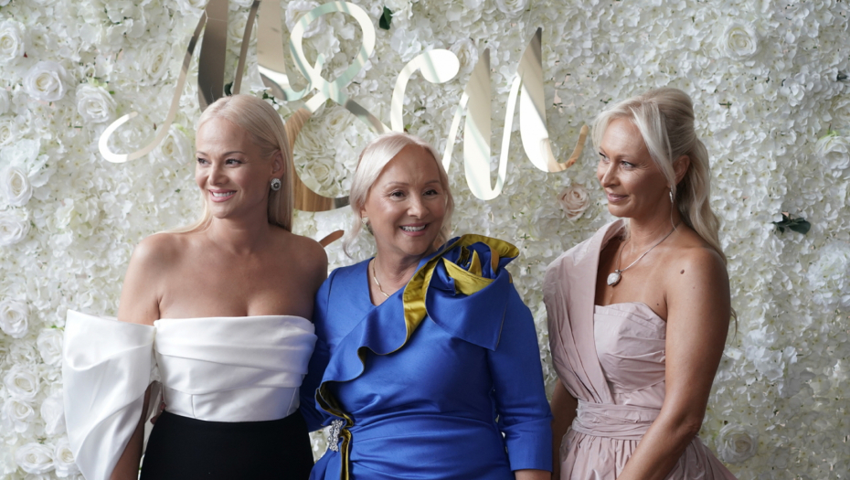 OVAJ ŠOK DETALJ JE SVIMA PROMAKAO Stigao bivši muž Šabanove ćerke na venčanje Mihajla Šaulića i to sa sadašnjom suprugom (FOTO)