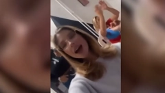 CELA PORODICA KULIĆ IGRA I PEVA Miljana proslavila 29. rođendan, njena sestra najveselija, a Mariju niste nikada videli u ovakvom izdanju (VIDEO)