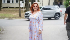 UZNEMIRAVAO ANU BEKUTU Nepoznati muškarac slao poruke pevačici, a ona odmah reagovala (FOTO)