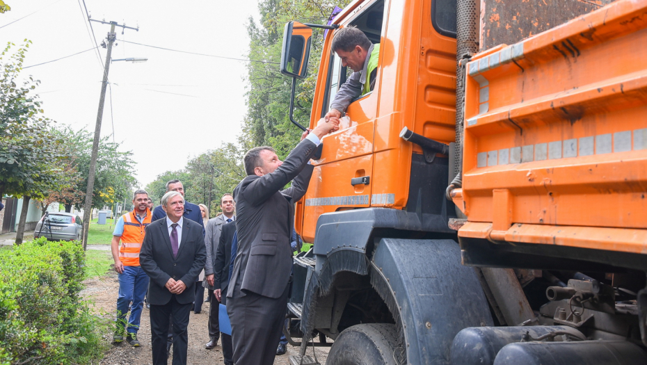 MIROVIĆ: Pokrajinska vlada finansirala izgradnju devet ulica u Senti (FOTO/VIDEO)