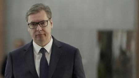 SVETSKI DRŽAVNICI STALI UZ VUČIĆA Predsednik izneo problem Srbije, Šolc pažljivo slušao!