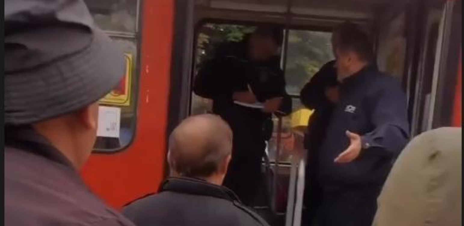 ZASTOJ U BULEVARU KRALJA ALEKSANDRA Vozač autobusa nokautirao vozača tramvaja, cela ulica stoji!
