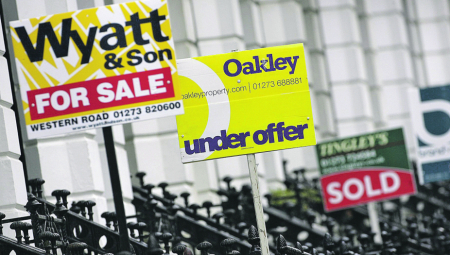 KRIZA DRMA VELIKU BRITANIJU! Tržište pod ogromnim pritiskom - kupci dižu ruke od nekretnina