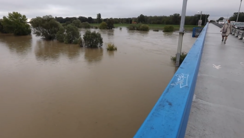 REKA SAVA SE IZLILA U ZAGREBU Zatvoreni pojedini putevi, a saobraćaj se odvija alternativnim pravcima (FOTO)