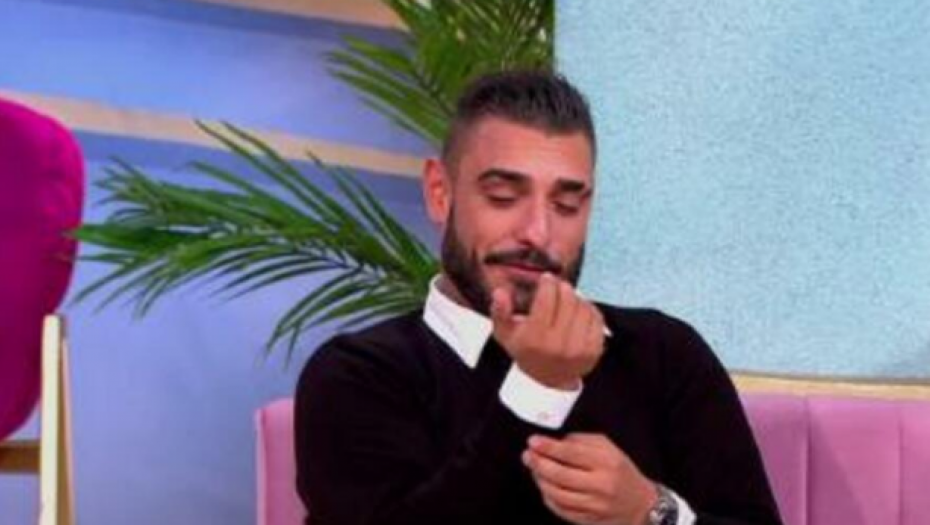 ŠTA JE OVO? Darko Lazić razočarao publiku pevanjem, nizao falševe