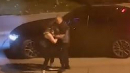 PREDAO SE! Osumnjičeni za krvnički napad u Mladenovcu došao u stanicu sa još jednom osobom