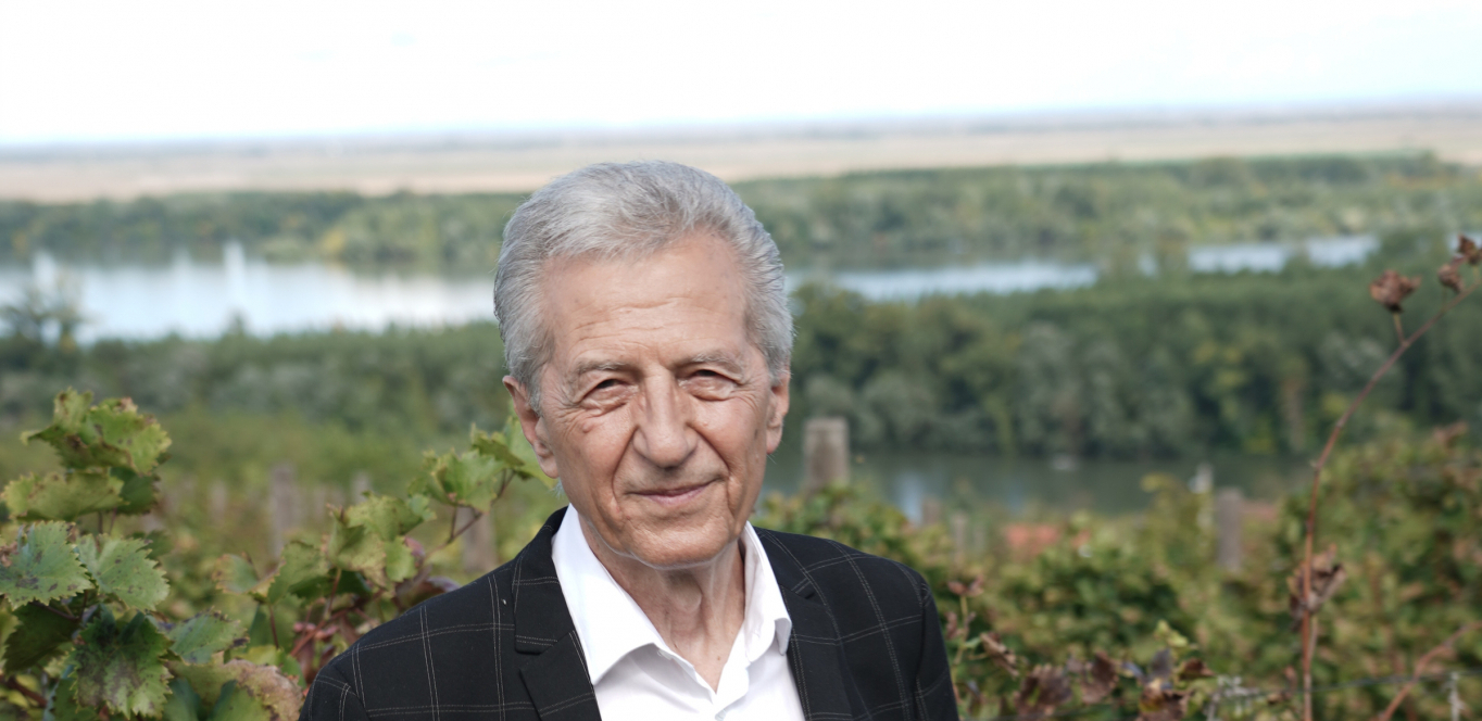MIROSLAV ILIĆ STRAHUJE OD PROBLEMATIČNOG SINA: Njegovim skandalima nema kraja, naruša javni red i mir, morala i policija da reaguje!