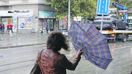 PLJUSKOVI, HLADNOĆA, SMENA SUNCA I OBLAKA Ovako izgleda detaljna vremenska prognoza za novembar