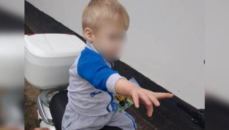 OVO JE DEČAK KOJI JE NASTRADAO U POŽARU Dečak bio sam kada se zapalila šerpa na šporetu!